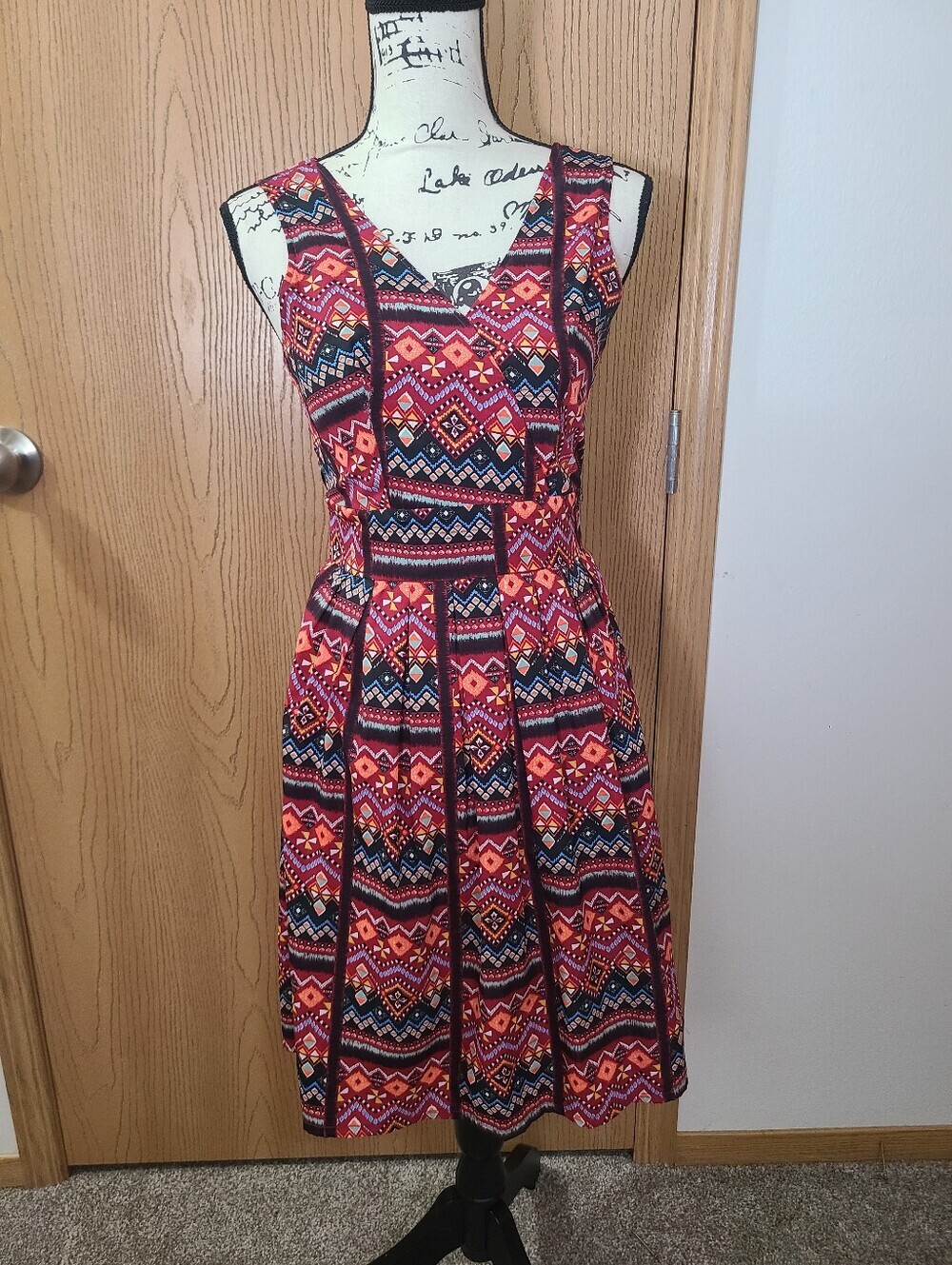Miss Pinky Geometric Aztec Print Pleated A-line Tie Back V-neck Summer Dress
